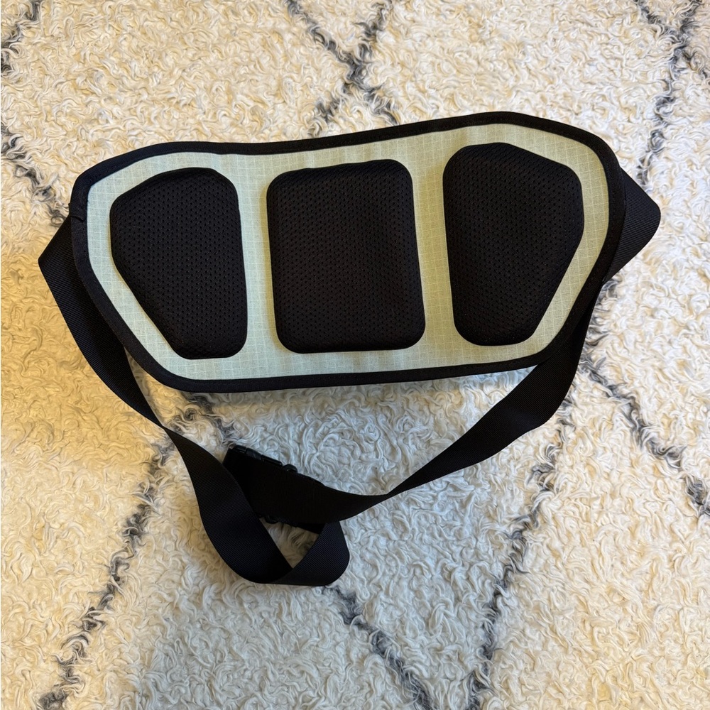 Rapha White/Light Green and Black Hip/Shoulder Bag - Picture 2 of 5